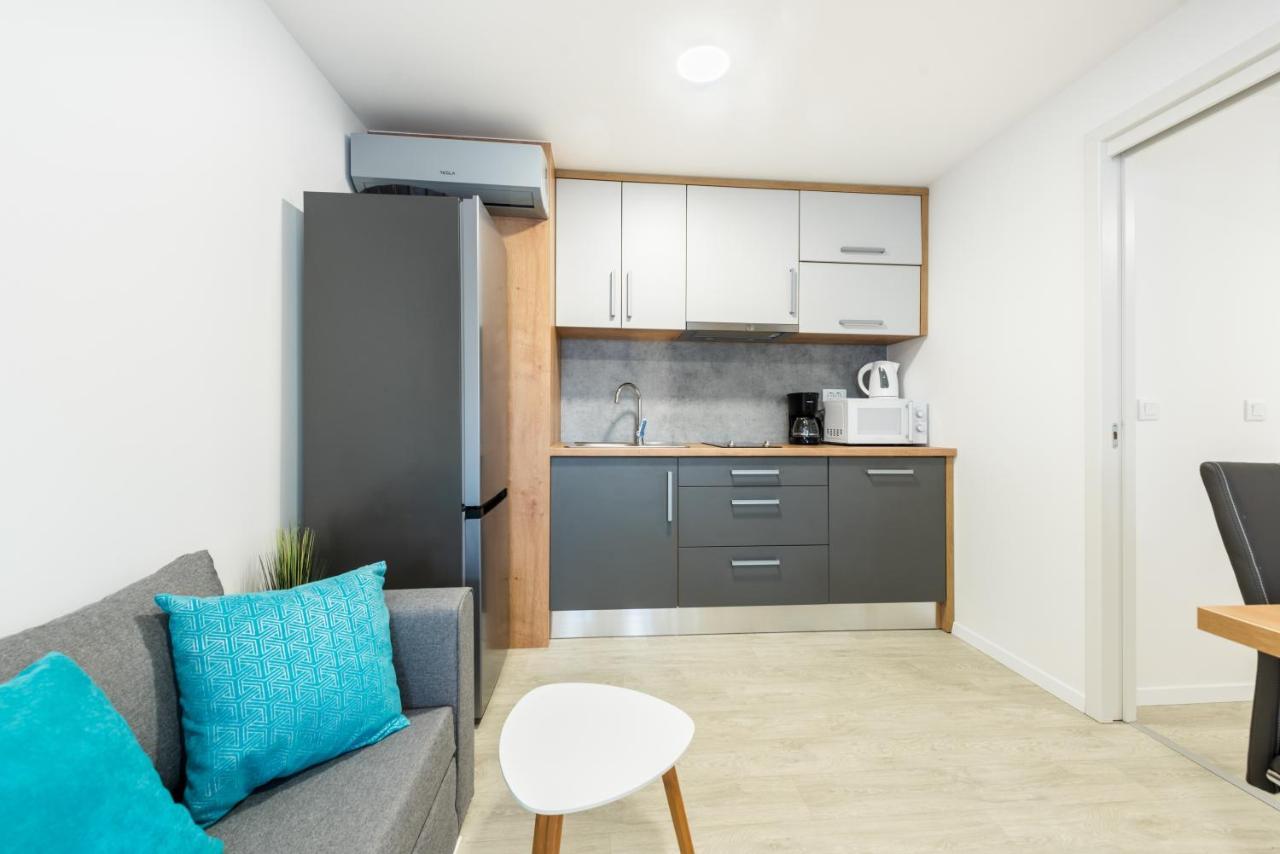 Luxury Mobile Home Pretty Green - Premium - Oaza Mira Resort -50 M From The Beach Drage Eksteriør billede