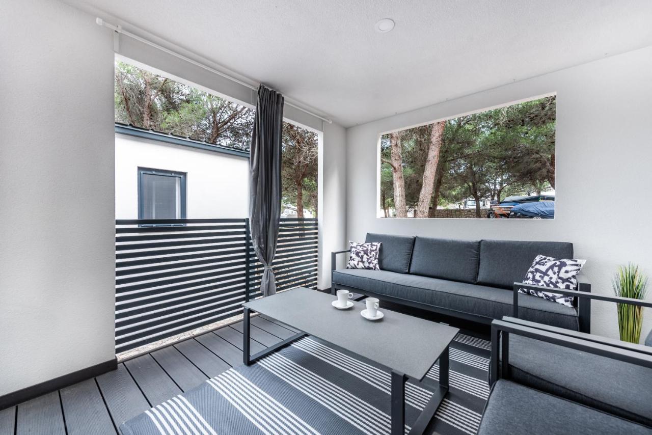 Luxury Mobile Home Pretty Green - Premium - Oaza Mira Resort -50 M From The Beach Drage Eksteriør billede