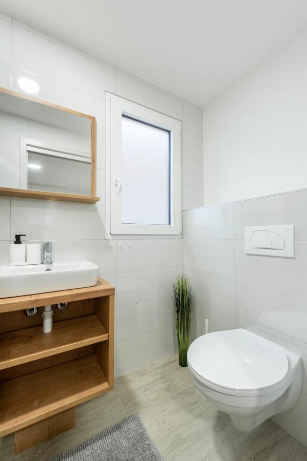 Luxury Mobile Home Pretty Green - Premium - Oaza Mira Resort -50 M From The Beach Drage Eksteriør billede